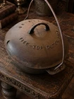 **Look** Griswold Cast Iron #9 Tite-Top Dutch Oven 834 w/Lid 2552A Erie, PA USA
