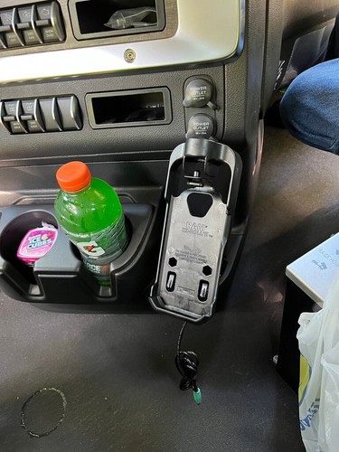 RAM Powered Flex-Arm Cupholder Mount for Kyocera DuraForce Ultra 5G E7110 - Imagen 2 de 8