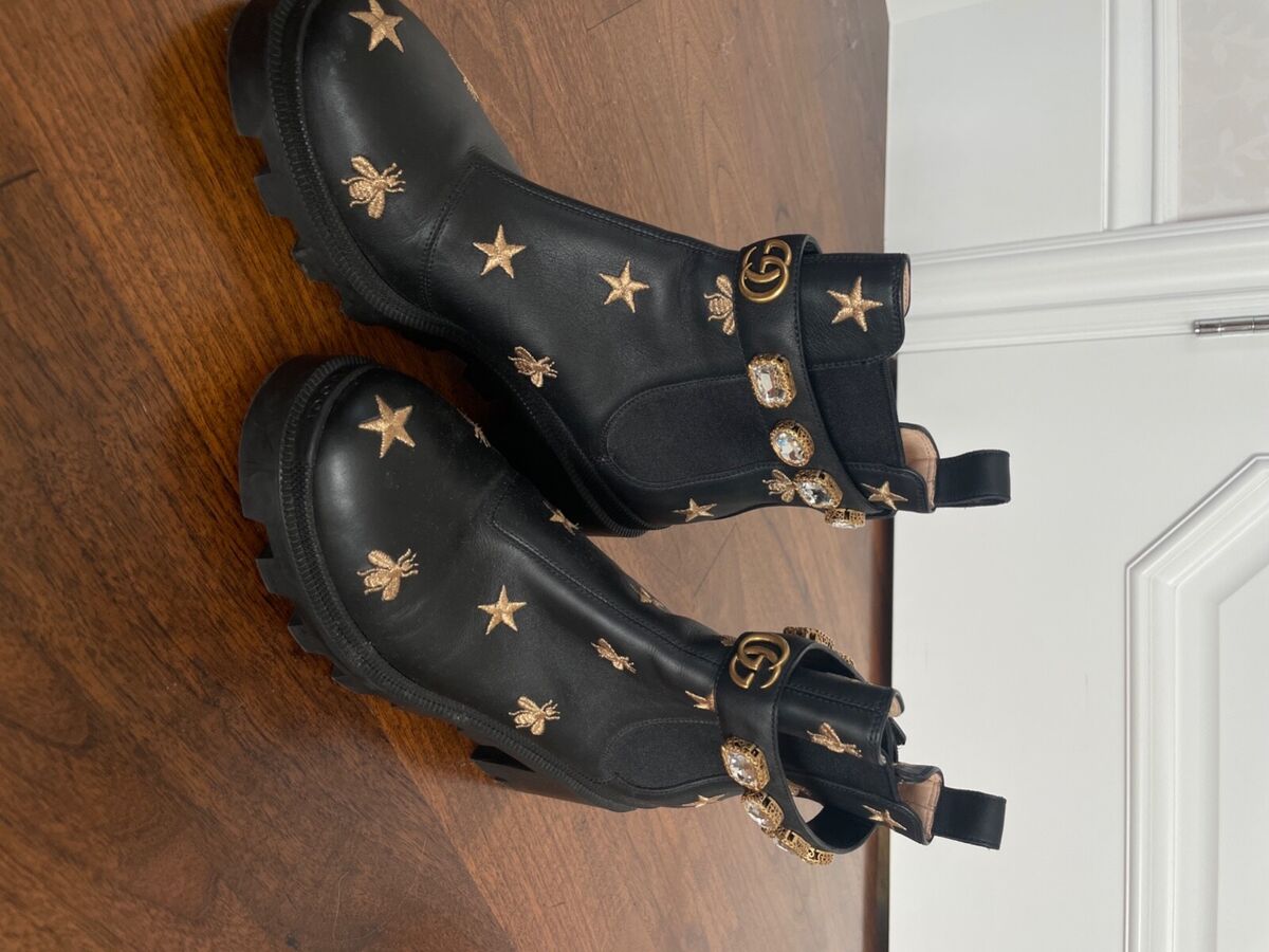 Gucci Boots Size 9 in Women's - Great Condition - Signature Gucci Boots Size 9 in Women's - Great Condition - Signature