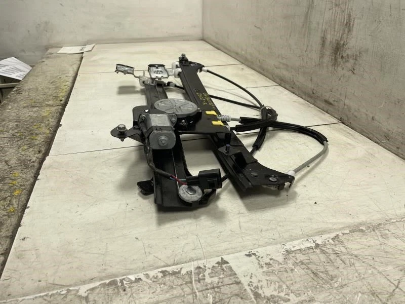 2002 CHEVROLET SUBURBAN 1500 REGULADOR DE JANELA PORTA LATERAL DIREITA DO PASSAGEIRO TRASEIRO  - Imagem 4 de 4