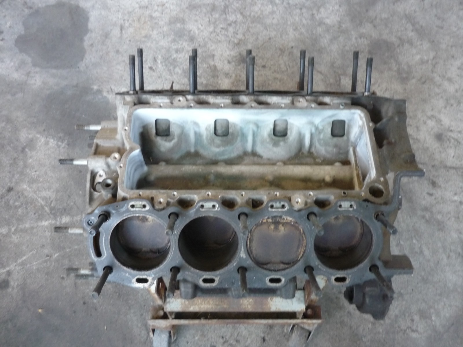 Maserati 05 Quattroporte Engine Block With Pistons & Crankshaft
