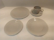 Vintage Original 1950s Fiesta Gray 5-Piece Place setting set Fiestaware HLC