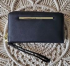 Steve Madden Large Zip Around Wallet Black Wrist Stap New No Tags