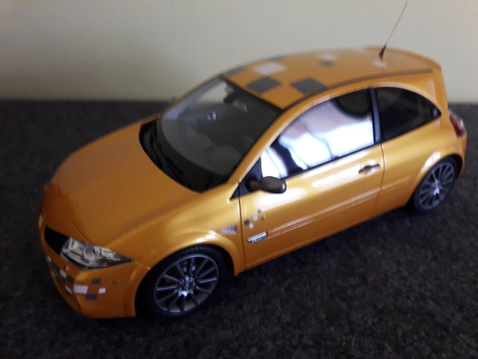 Otto Ottomobile 1/18 Renault Megane 2 RS 26  F1 Team (OT914) No Gt 1/43 Norev - Immagine 2 di 4