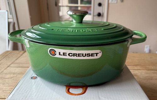 Le Creuset Signature Enameled Cast Iron Oval Dutch Oven 5 qt Bamboo Green NEW - Picture 3 of 10