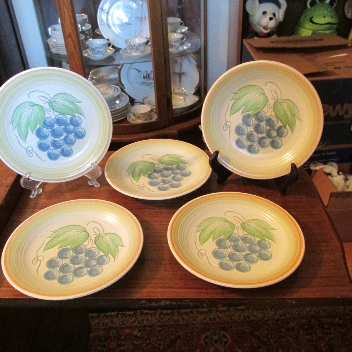 Franciscan Fruit (Large Fruit) Blue Grapes Bread Butter Plates Set of