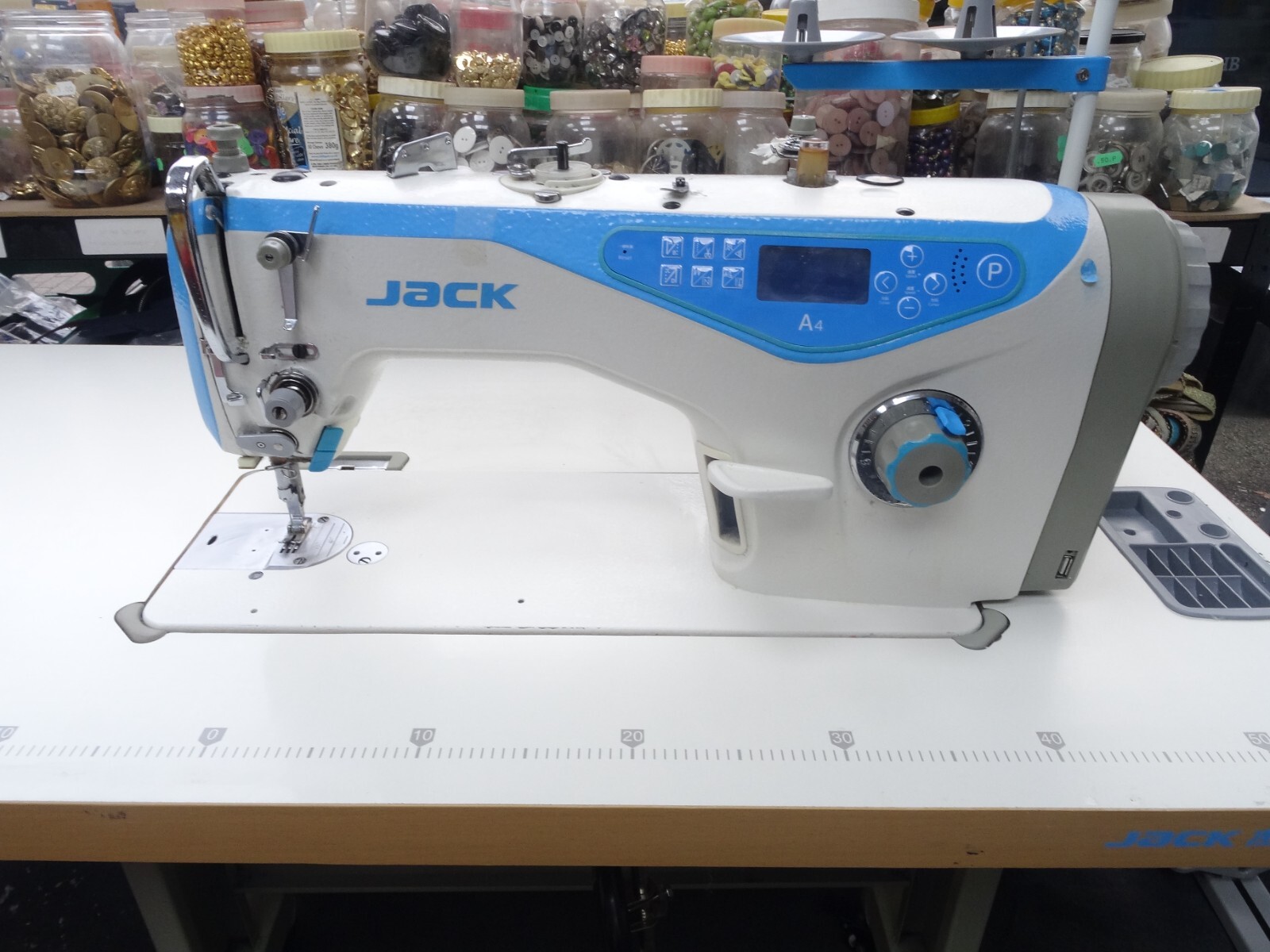 JACK A4S INDUSTRIAL SEWING MACHINE AUTO THREAD CUT, FOOT LIFT, SILENT
