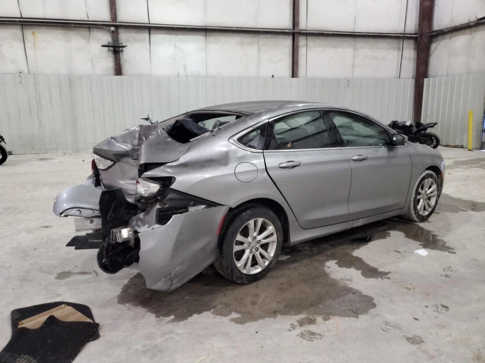 Espejo retrovisor interior delantero central usado se adapta a: Chrysler 200 SDN 2016 automático Foto 3 de 4