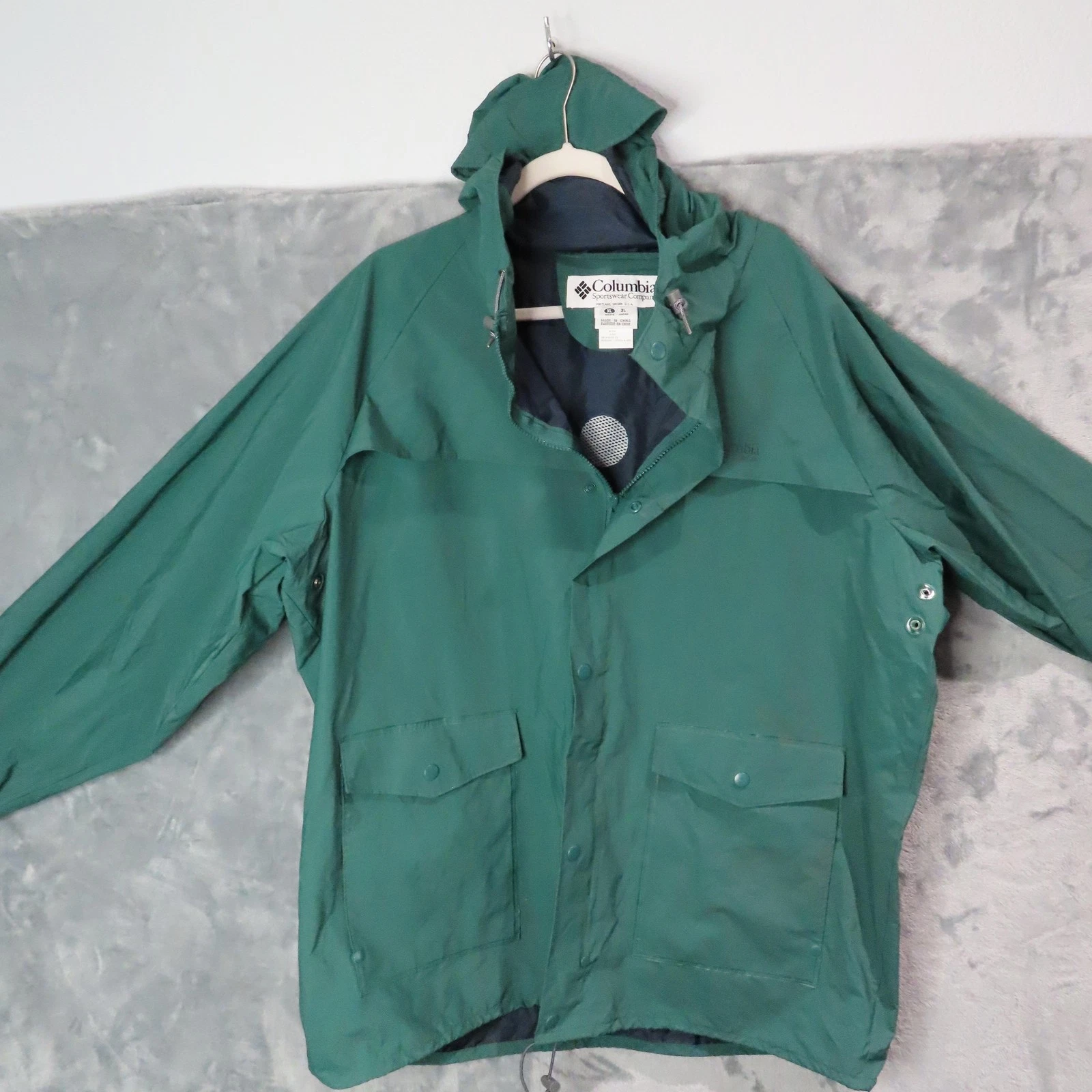 Columbia Jacket Mens XL Green Hooded PVC Nylon Mesh Lined Vented Raincoat