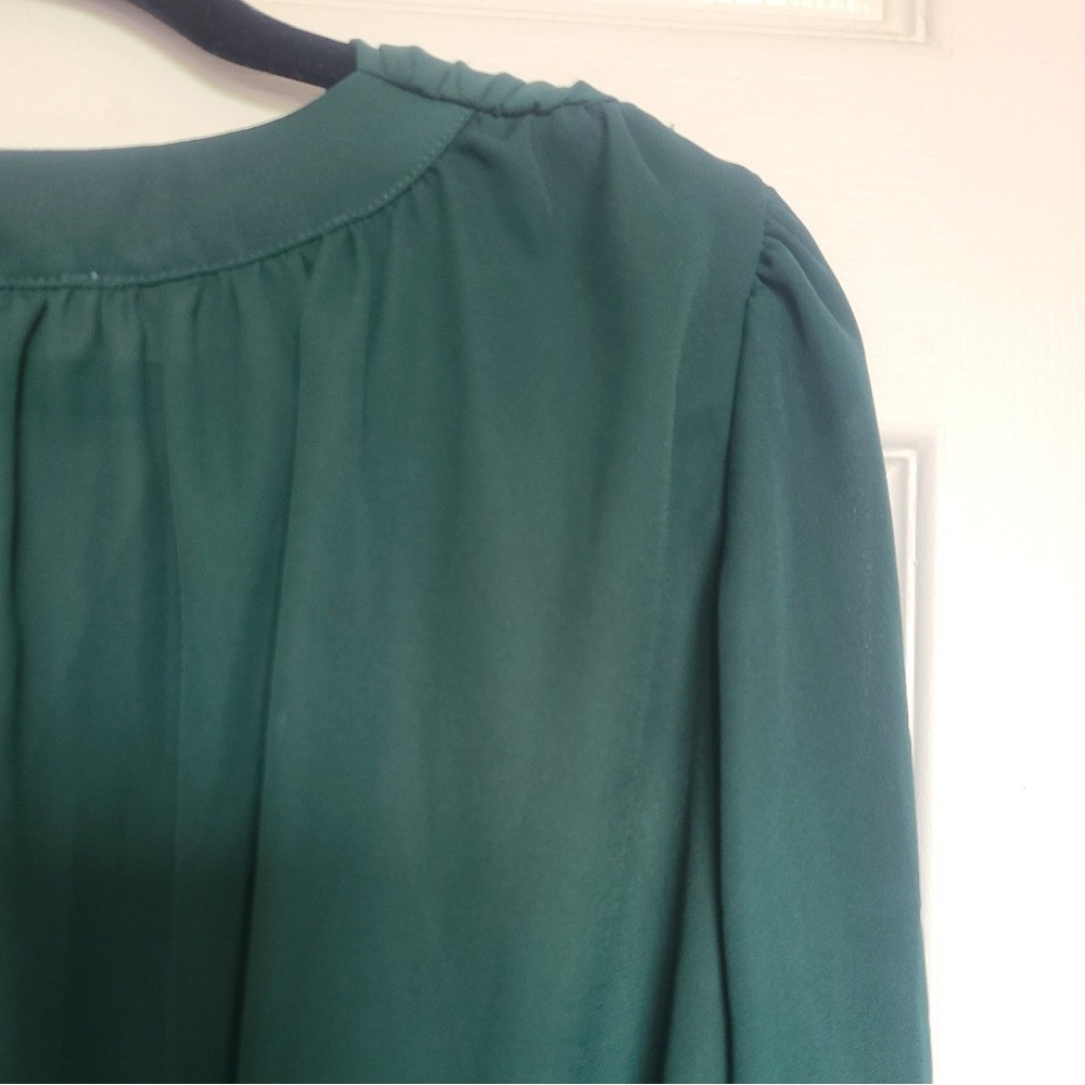 Elodie hunter green faux wrap blouse sz XS