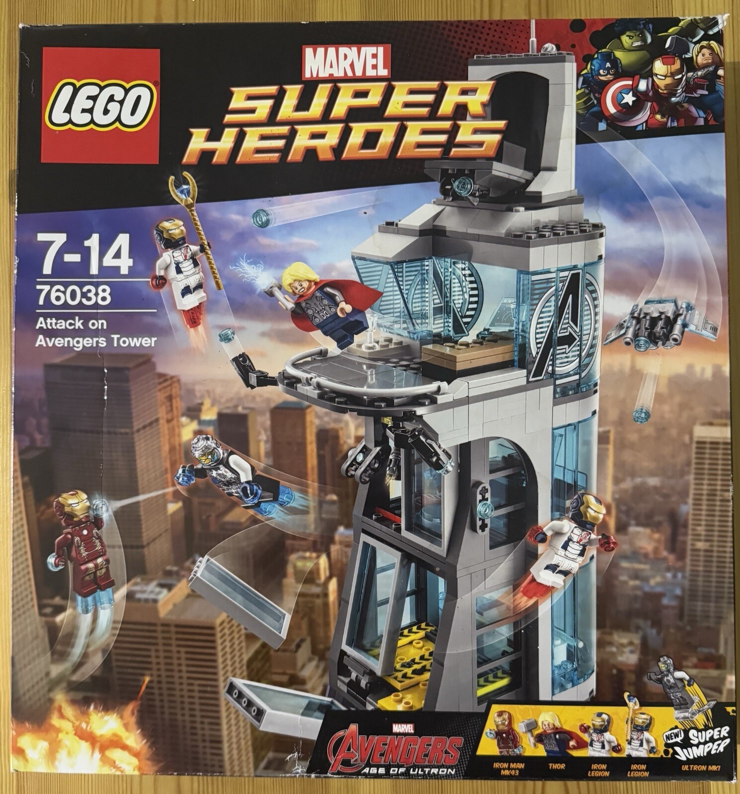 LEGO 76038 Marvel Attack on Avengers Tower Iron Man, Thor, Ultron MK1 Minifigura