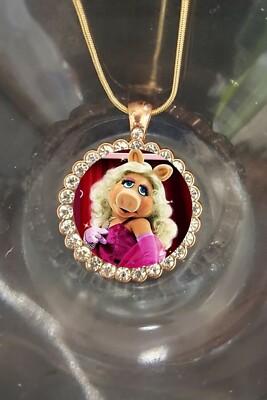 Miss Piggy Muppets rose gold color pretty rhinestones  necklace beautiful gift