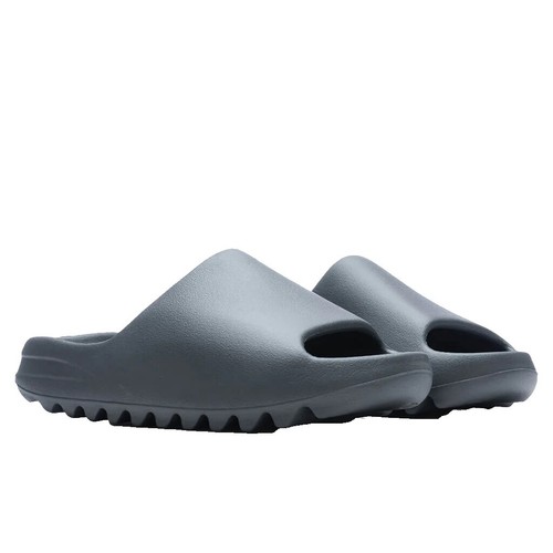 COPY - BALENCIAGA
Rubber Printed Slides
Size: 6 | IT 39 NEW Balenciaga Men main image 3