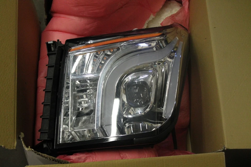 Luces traseras LED Spyder Auto 5080707 2014 2015 2016 GMC Sierra 1500 Foto 2 de 4
