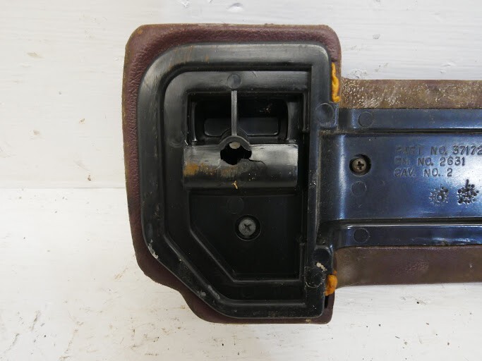 Jeep Grand Wagoneer Arm Rests Parts Lot