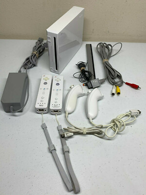 Nintendo Wii White Console RVL-001 Game Cube Compatible Console