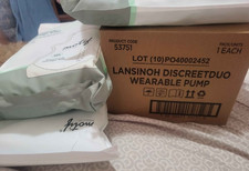 Lansinoh DiscreetDuo Wearable Breast Pump plus Milk Bags