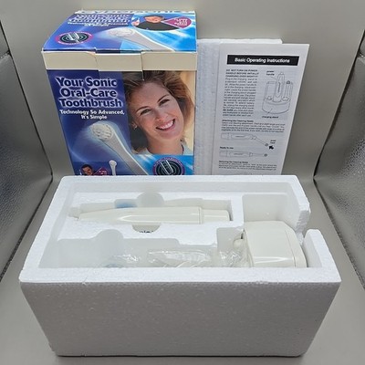 NEW In Box Cybersonic Sonic Harmonic Resonance Oral Care Toothbrush #A104