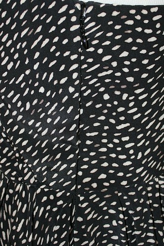 Vestido halter Cynthia Steffe negro marfil lunares seda torcido nuevo con etiquetas 6 $275 abstracto - Imagen 8 de 9
