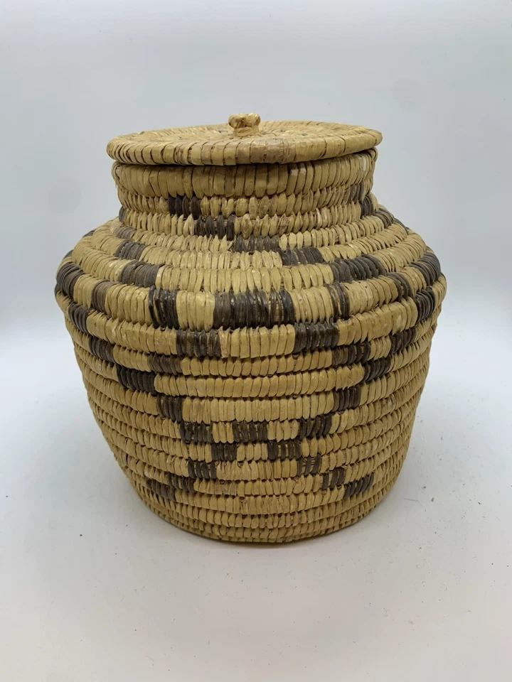 Handcrafted Apache Native American Indian Tea Pot - Image 4 of 4