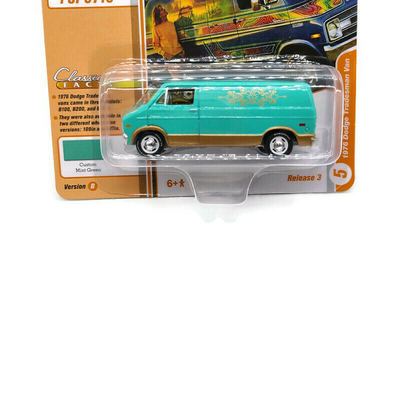 Johnny Lightning Classic Gold Collection 1976 Dodge Tradesman Van