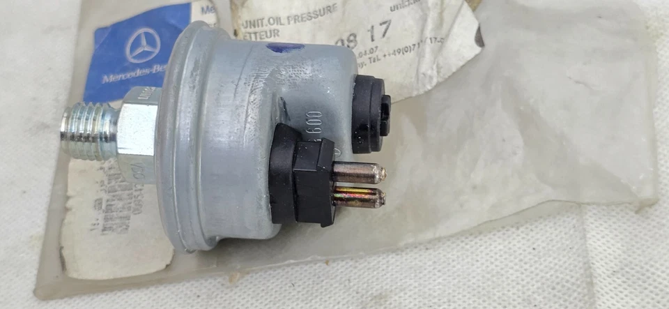Mercedes W140 R129 Genuine Oil Pressure Sending Unit Sensor VDO 0095420817 NOS - Imagem 3 de 4