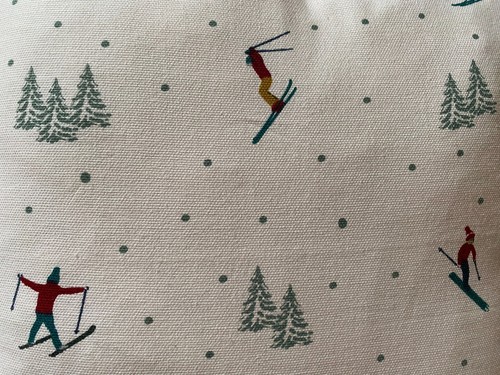 Sophie Allport *SKIING* Cotton Cushion Cover in White 33cm (16") BN - Picture 8 of 8