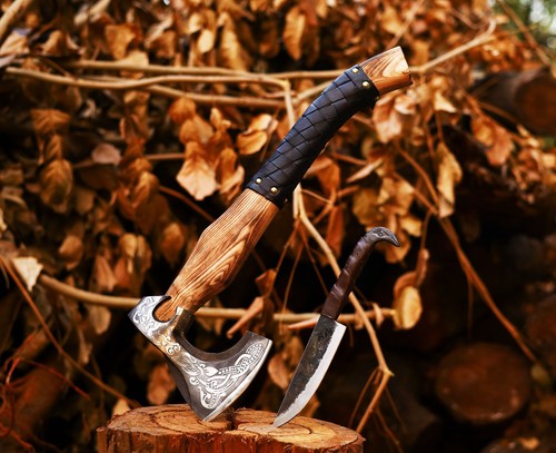 Wikinger Axt Mit Rabankopf Messer Eichenholz Griff Handgefertigt Mit LederSchutz - Bild 6 von 7