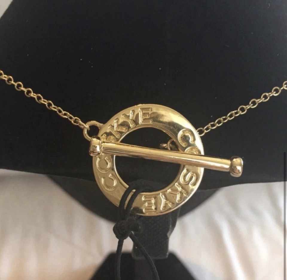 Collar CC Skye chapado en oro de 12K haz de luna Foto 4 de 4