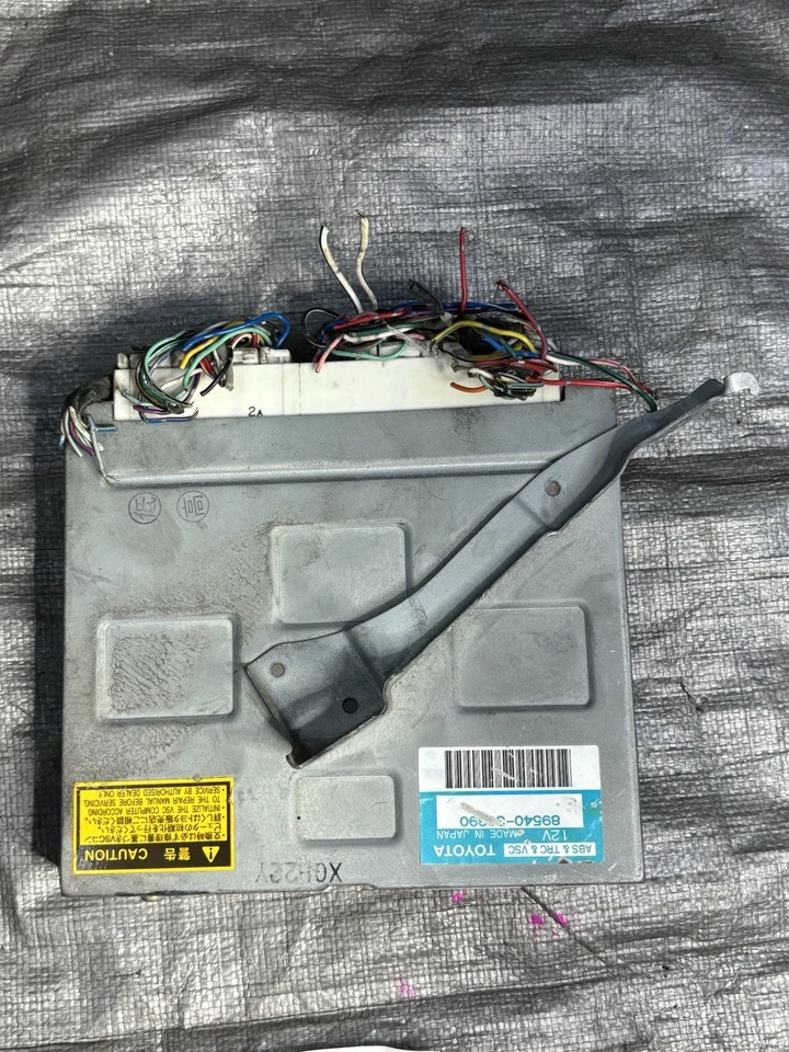 Módulo de control del sistema de frenos antibloqueo Lexus GS400 1998-1999 ABS OEM 89540-30390 Foto 2 de 4