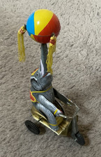 Jouet Ancien en Tôle  " éléphant de cirque sur un tricycle à boule  "