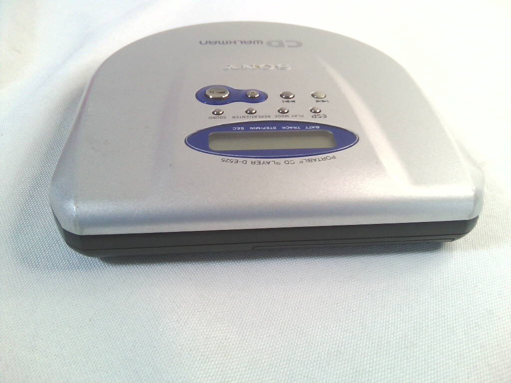 SONY D-E525 CD WALKMAN Portable CD Player AS-IS F/S from SONY D-E525 CD WALKMAN Portable CD Player AS-IS F/S from