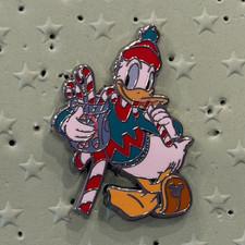 2025 WDW Hidden Disney Christmas Donald  Wave A Chaser Pin Donald Duck