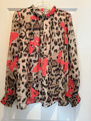 NWT Jodifil Animal Print Top med Coral Butterflies