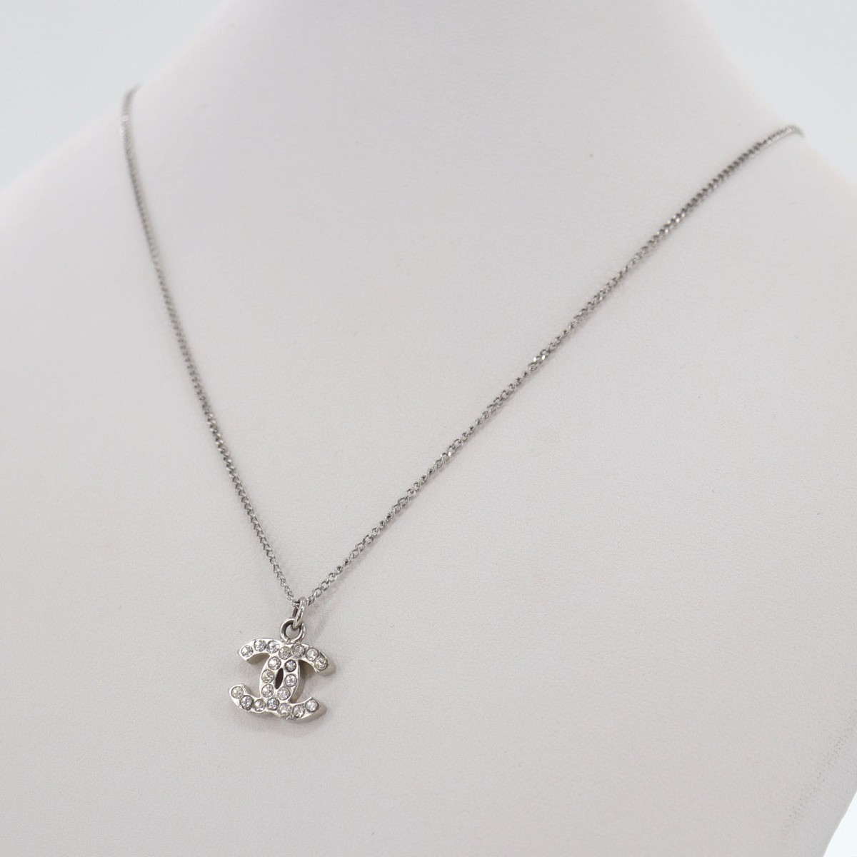 Chain Silver Chanel Logo Necklace Silver Chanel Necklace – Deep - Main Image