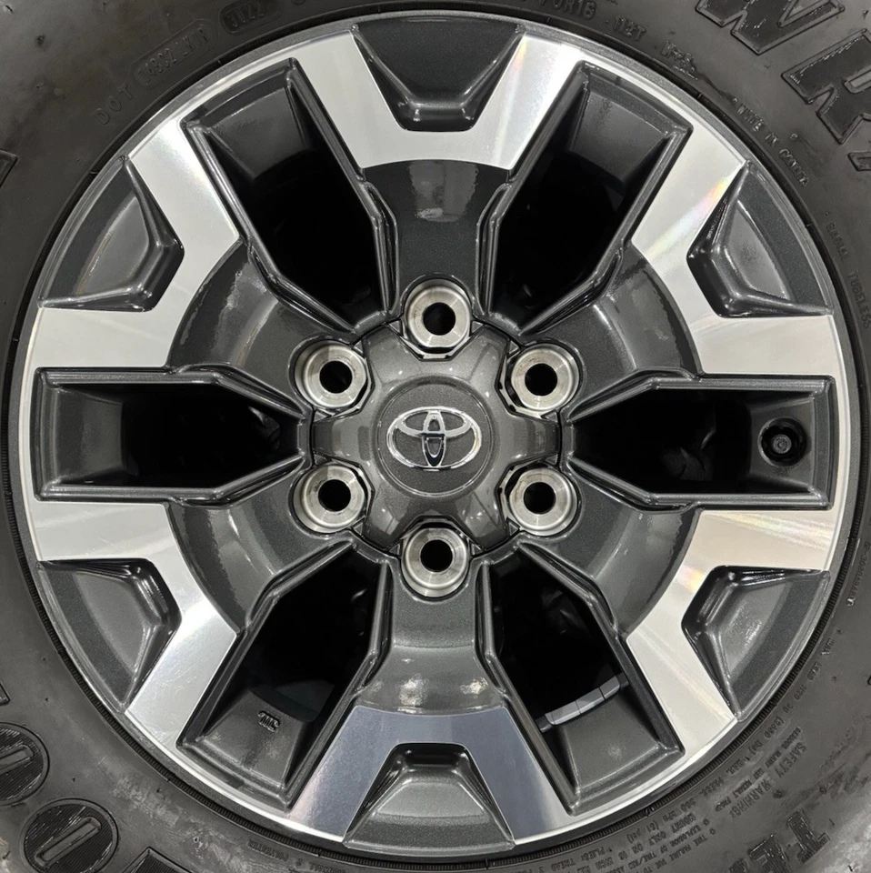 Llantas deportivas Toyota Tacoma TRD 2023 16" OEM de fábrica neumáticos 4Runner SR5 TPMS Foto 4 de 4