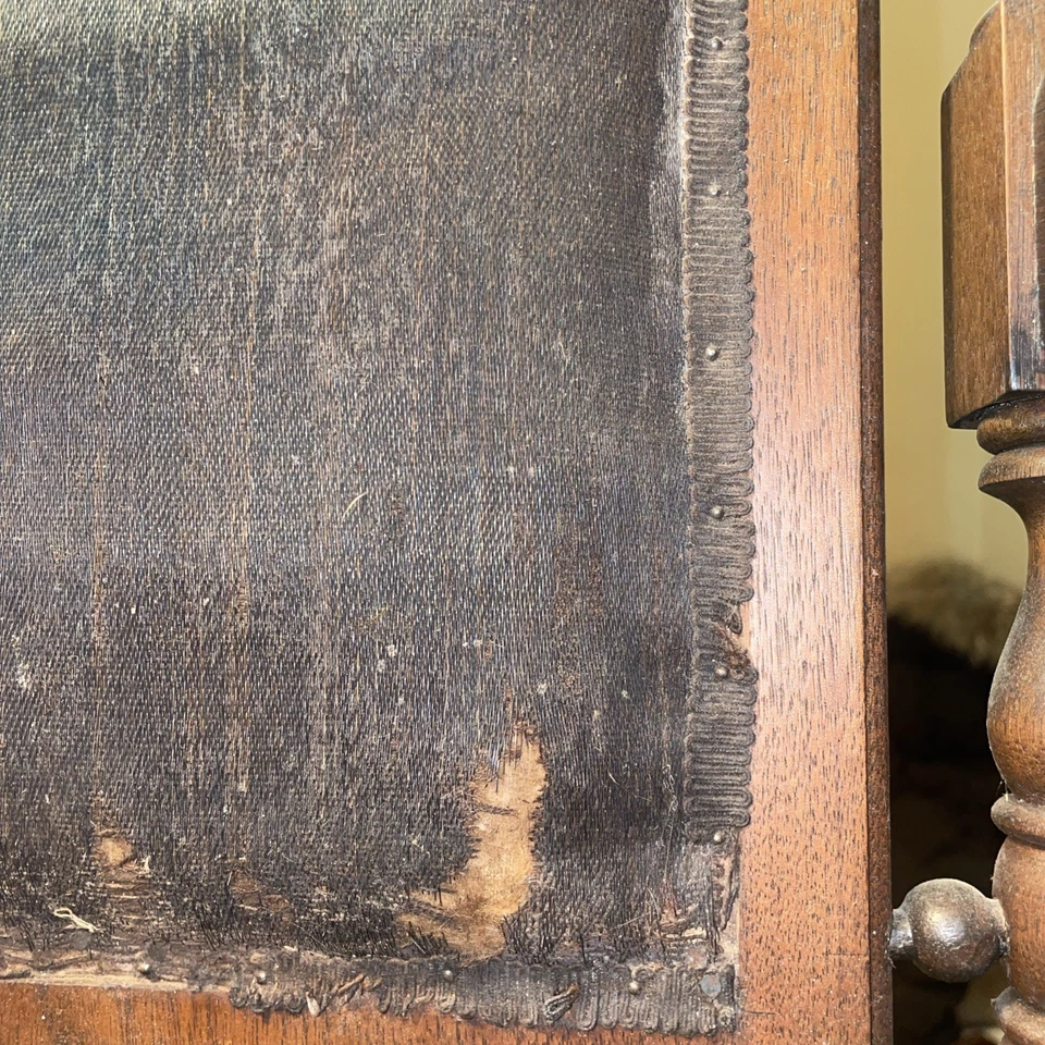 Silla victoriana antigua para niños o jóvenes tapizada respaldo y asiento Foto 4 de 4