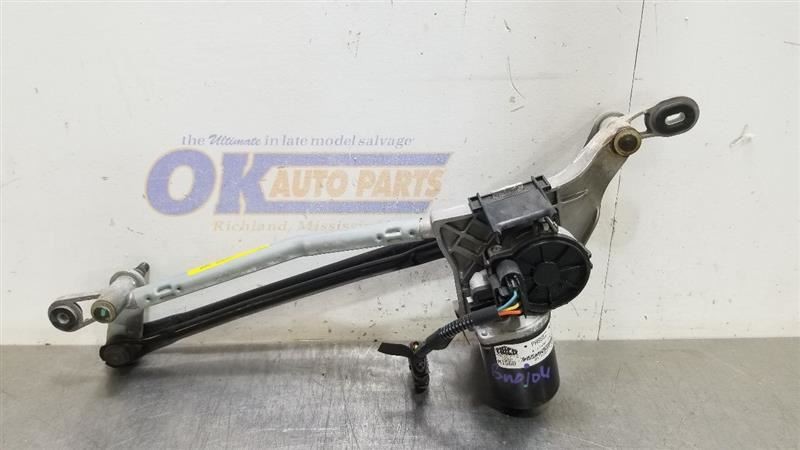 19 2019 MASERATI LEVANTE OEM WINDSHIELD WIPER MOTOR ACTUATOR 670007561
