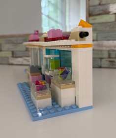 LEGO Friends: AIRPORT only from Heartlake Airport 41109 (2015)