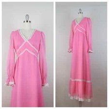 Vintage 1970s maxi prairie dress, pink, lace, tiered, cotton, puff sleeves