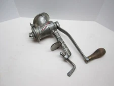 Vintage Dandy - New Standard Hand Crank Meat Grinder