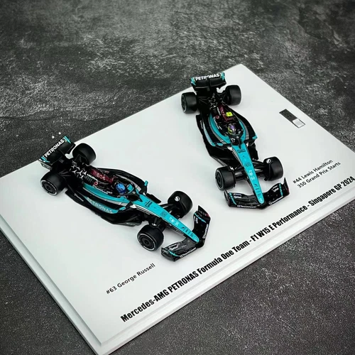 Spark 1/64 Mercedes-AMG F1 W15 Singapore GP 2024 2-pc Set Hamilton & Russel Y299 - Picture 4 of 13