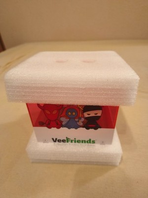 Veefriends Series 2 Compete and Collect Trading Card Game Debut Edition pink OVP