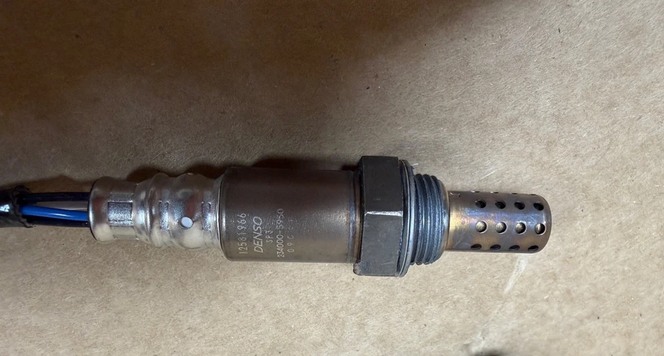 Sensor de oxígeno OEM GM 12581966 2005-2013 DENSO Chevrolet Corvette O2 (1) Foto 3 de 3