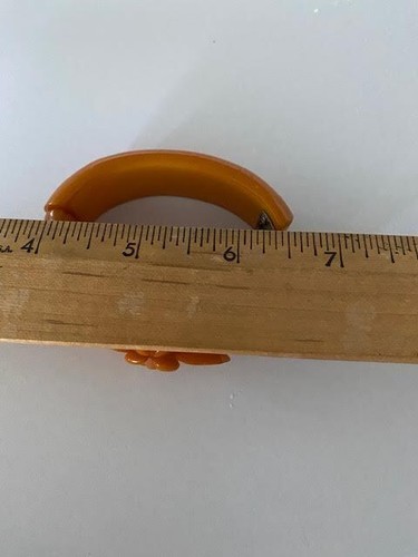 VINTAGE BAKELITE DEEP CARVED BRACELET HINGED BUTTERSCOTCH TESTED - Picture 9 of 11