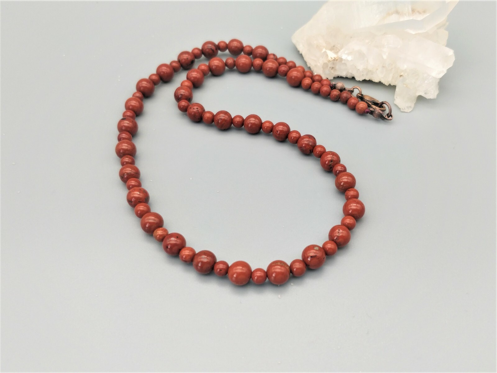 Collier jaspe rouge de 40 cm, l'éclat pur d'une pierre fine gemme véritable