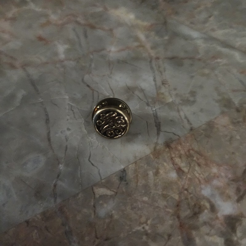 Small Scrollwork Circular Lapel Pin Gold Tone 