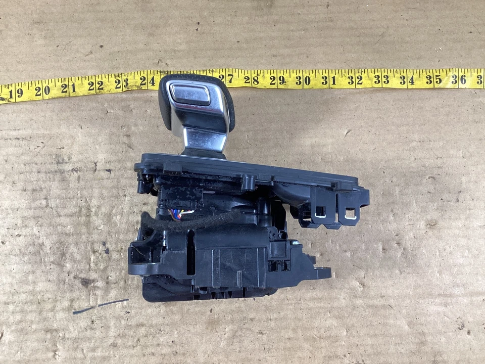 Укомплектованный автоматический переключатель передач в сборе для Audi S4 2018–2020 годов выпуска 8W1713041M от оригинального производителя. - Изображение 4 из 4