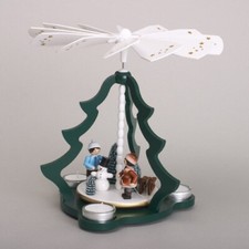 Green Winter Children Pyramid