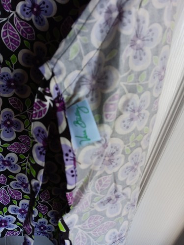 Vera Bradley Apron Plum Petals Pattern Matching Metal Tin 2011 New Purple Flora - Picture 5 of 9